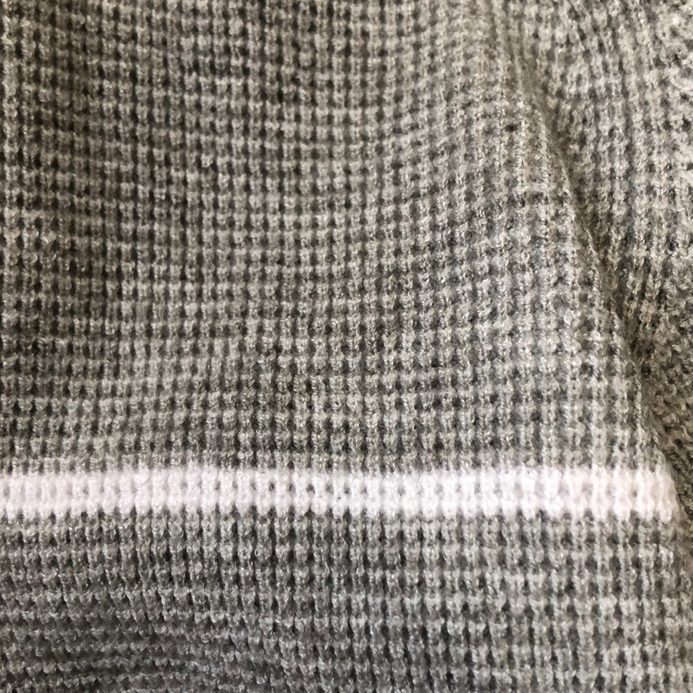 Light Knit Sweater - Picture 3 of 3